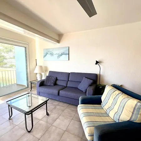 Miraflor Apartment Roses
